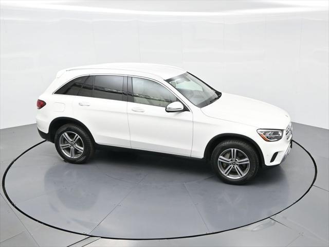 Photo of 2021 Polar White Mercedes-Benz GLC 300
