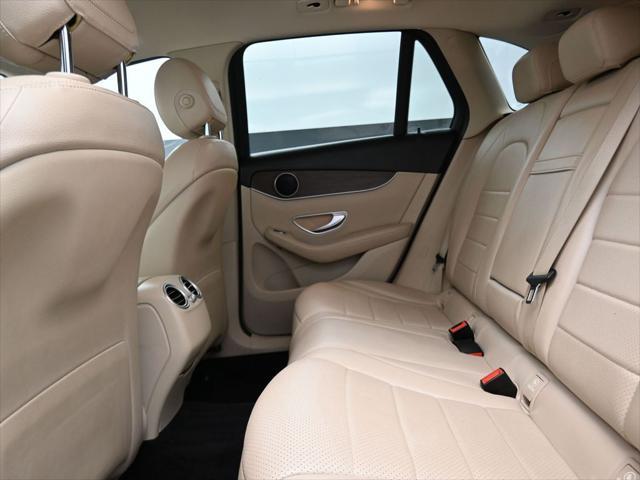 Photo of 2021 Polar White Mercedes-Benz GLC 300