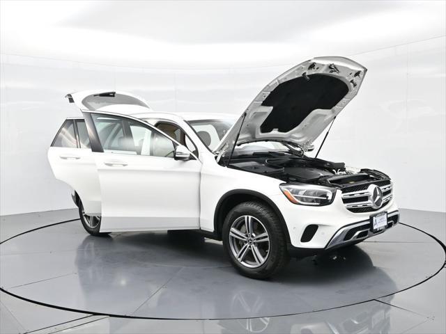 Photo of 2021 Polar White Mercedes-Benz GLC 300