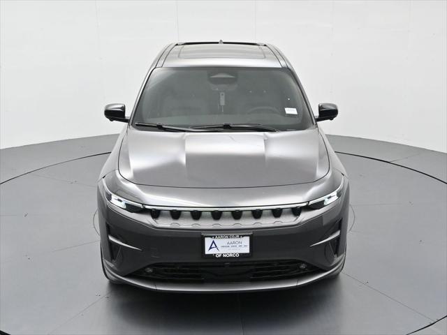 Photo of 2025 Baltic Gray Metallic Clearcoat Jeep Wagoneer S