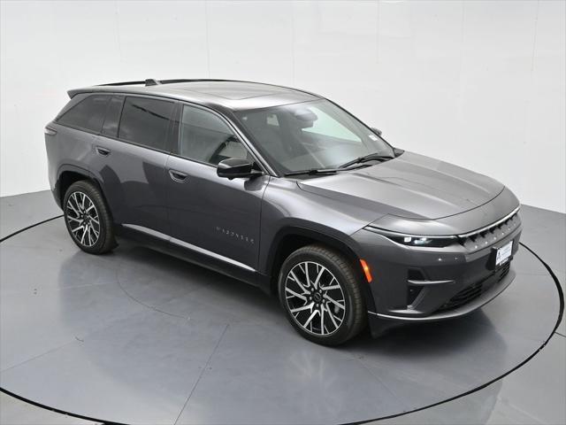 Photo of 2025 Baltic Gray Metallic Clearcoat Jeep Wagoneer S