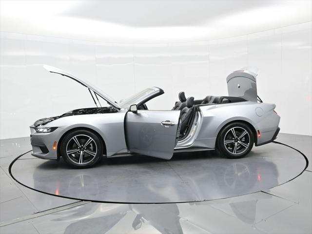 Photo of 2024 Silver Metallic Ford Mustang