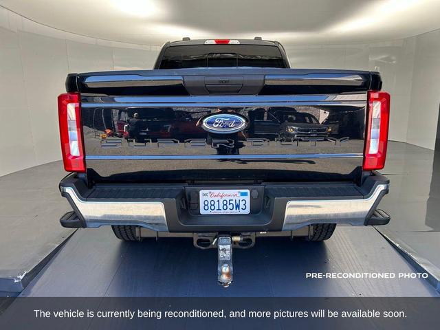 Photo of 2023 Agate Black Metallic Ford F-250