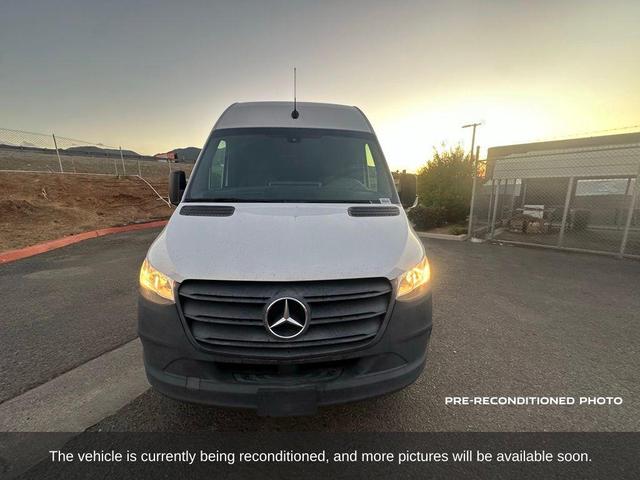 Photo of 2022 White Mercedes-Benz Sprinter 3500XD