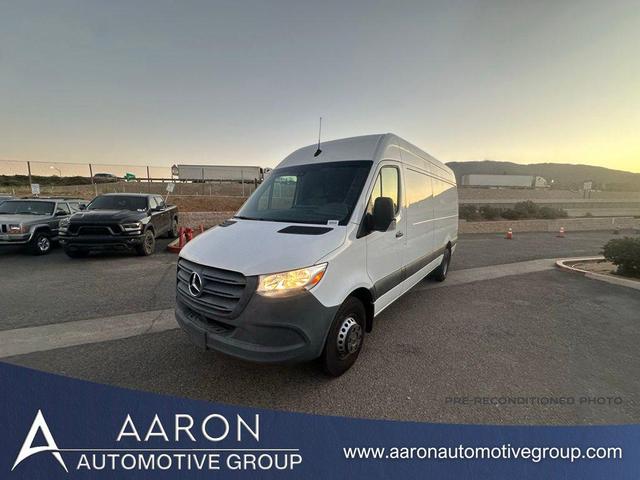 Photo of 2022 White Mercedes-Benz Sprinter 3500XD