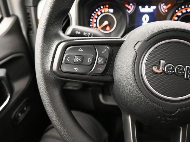 Photo of 2025 Bright White Clearcoat Jeep Gladiator