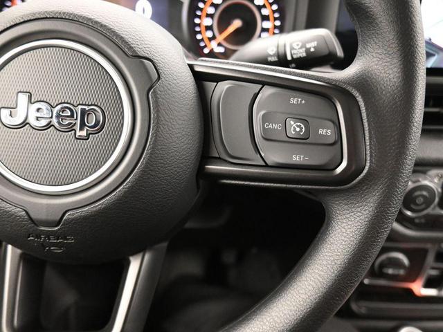 Photo of 2025 Bright White Clearcoat Jeep Gladiator