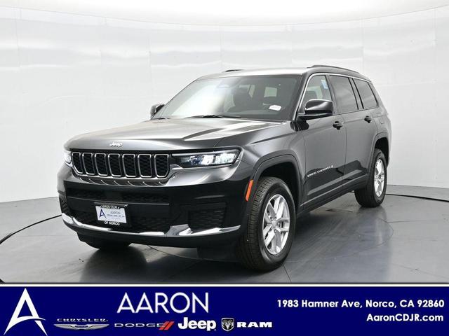 Photo of 2025 Diamond Black Crystal Pearlcoat Jeep Grand Cherokee L