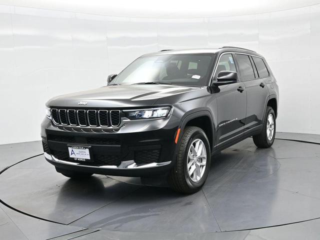 Photo of 2025 Diamond Black Crystal Pearlcoat Jeep Grand Cherokee L