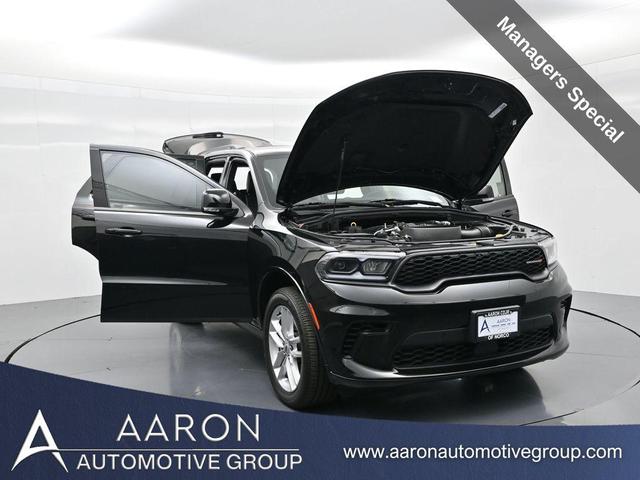 Photo of 2024 DB Black Crystal Clearcoat Dodge Durango