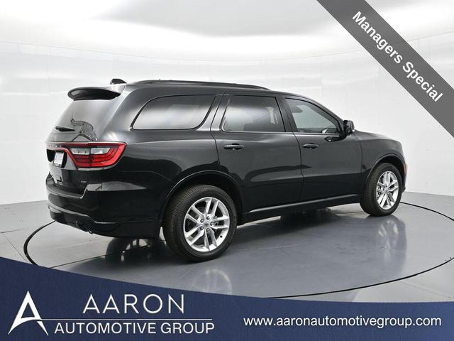 Photo of 2024 DB Black Crystal Clearcoat Dodge Durango