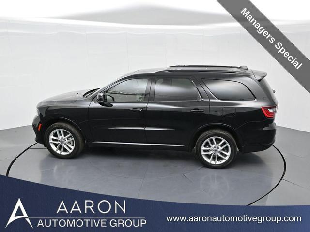 Photo of 2024 DB Black Crystal Clearcoat Dodge Durango