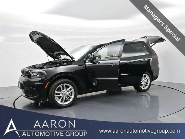 Photo of 2024 DB Black Crystal Clearcoat Dodge Durango
