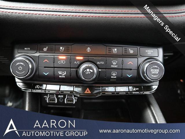 Photo of 2024 DB Black Crystal Clearcoat Dodge Durango