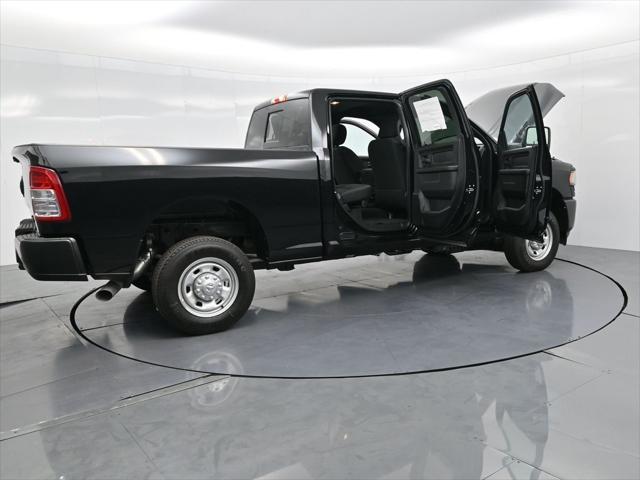 Photo of 2024 Diamond Black Crystal Pearlcoat RAM 2500