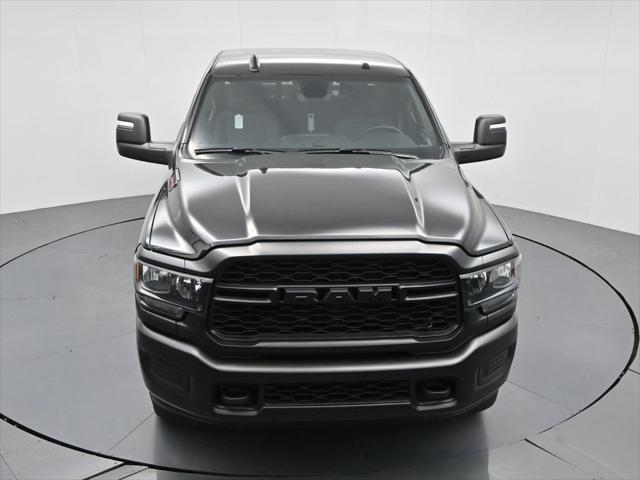 Photo of 2024 Diamond Black Crystal Pearlcoat RAM 2500