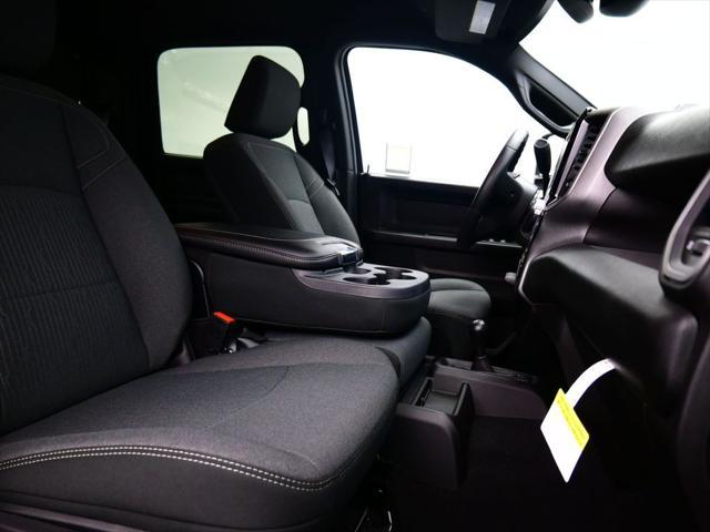 Photo of 2024 Diamond Black Crystal Pearlcoat RAM 2500
