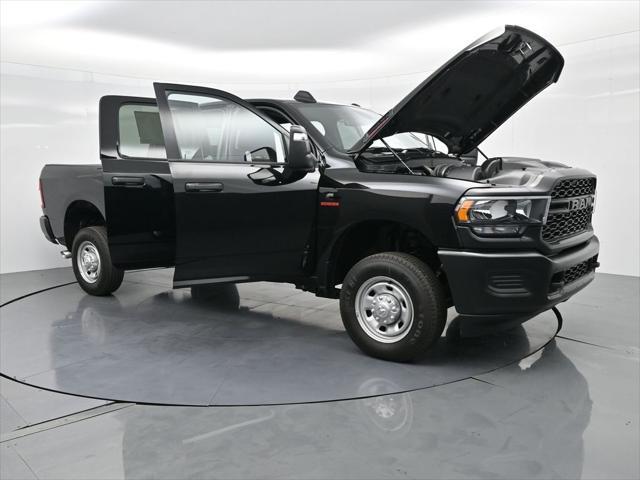 Photo of 2024 Diamond Black Crystal Pearlcoat RAM 2500