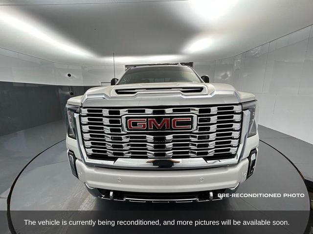 Photo of 2025 White Frost Tricoat GMC Sierra 3500