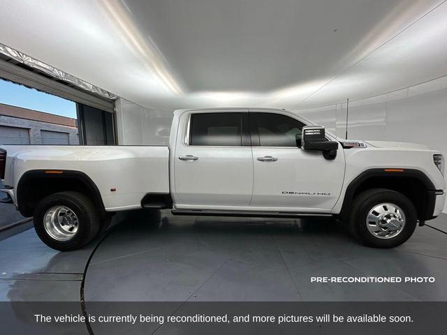 Photo of 2025 White Frost Tricoat GMC Sierra 3500