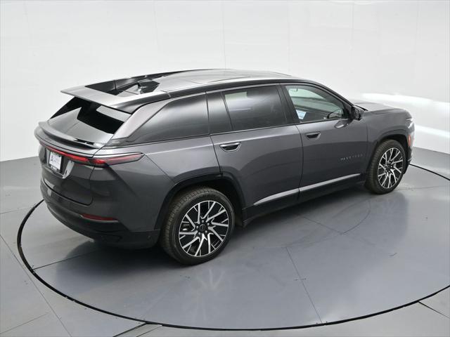 Photo of 2025 Baltic Gray Metallic Clearcoat Jeep Wagoneer S