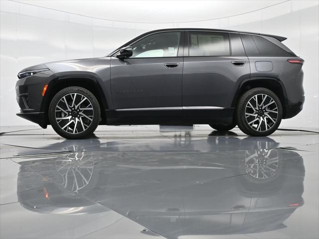 Photo of 2025 Baltic Gray Metallic Clearcoat Jeep Wagoneer S