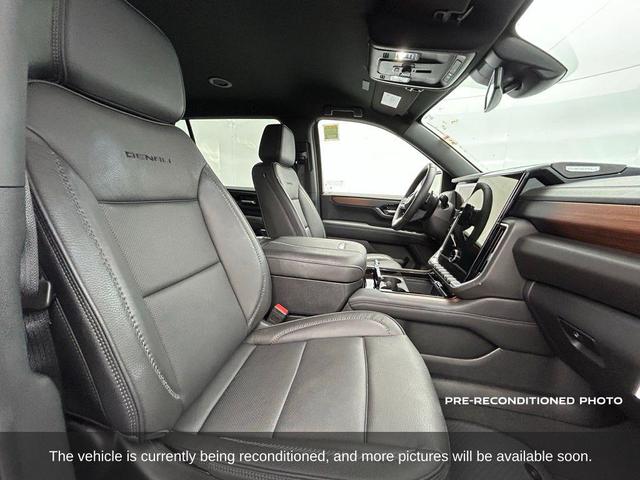 Photo of 2025 Summit White GMC Yukon XL