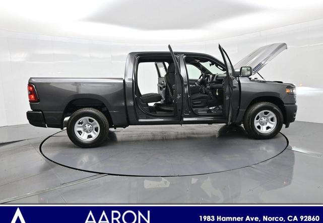 Photo of 2025 Granite Crystal Metallic Clearcoat RAM 1500
