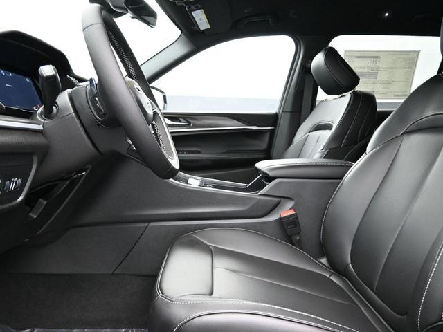 Photo of 2025 Bright White Clearcoat Jeep Grand Cherokee L