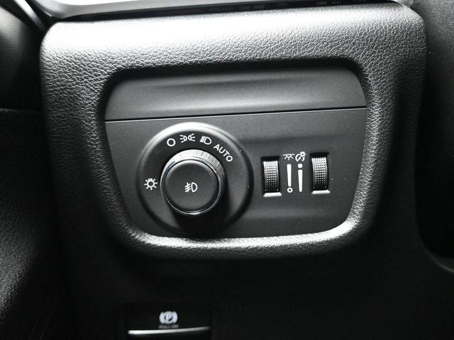 Photo of 2025 Bright White Clearcoat Jeep Grand Cherokee L