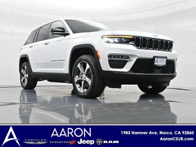Photo of 2025 Bright White Clearcoat Jeep Grand Cherokee 4xe