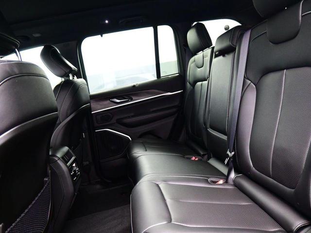 Photo of 2025 Bright White Clearcoat Jeep Grand Cherokee 4xe