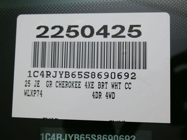 Photo of 2025 Bright White Clearcoat Jeep Grand Cherokee 4xe