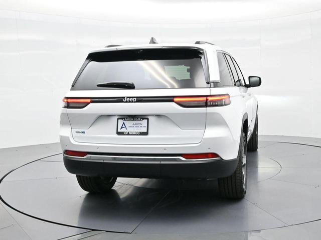 Photo of 2025 Bright White Clearcoat Jeep Grand Cherokee 4xe