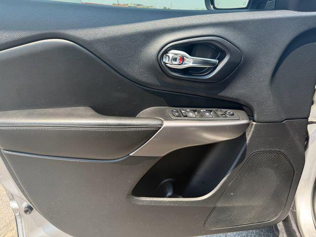Photo of 2019 Billet Silver Metallic Clearcoat Jeep Cherokee