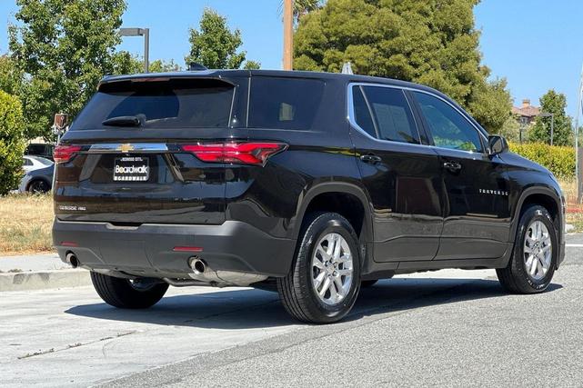 Photo of 2022 Mosaic Black Metallic Chevrolet Traverse