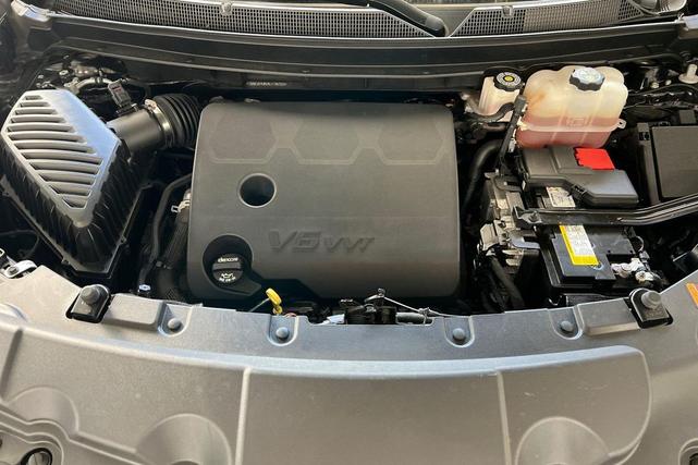 Photo of 2022 Mosaic Black Metallic Chevrolet Traverse