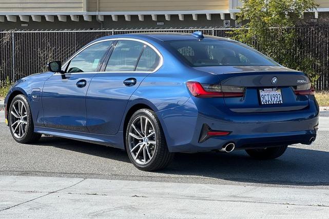 Photo of 2022 Phytonic Blue Metallic BMW 330e