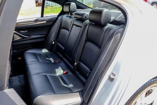Photo of 2016 Glacier Silver Metallic BMW 528
