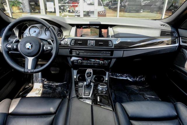 Photo of 2016 Glacier Silver Metallic BMW 528