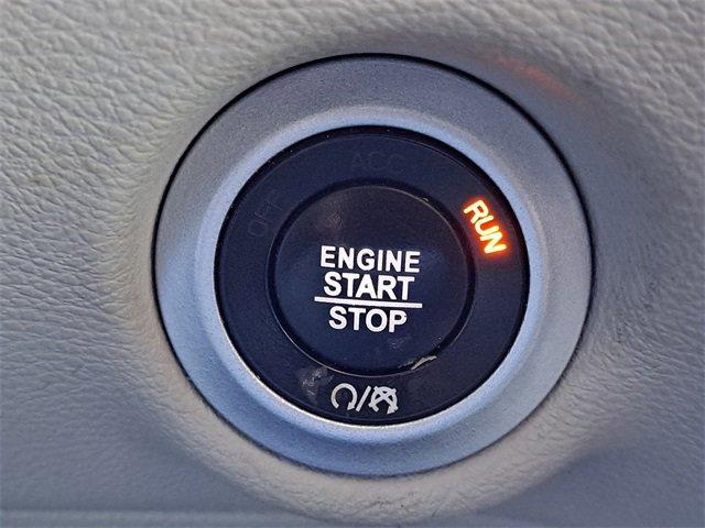Photo of 2017 White Chrysler Pacifica