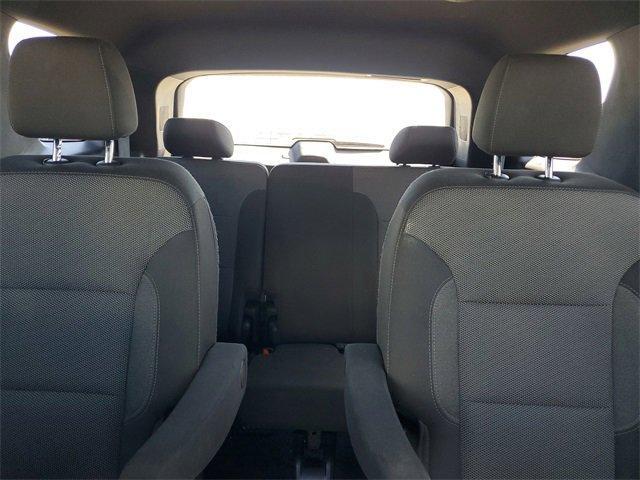 Photo of 2023 Summit White Chevrolet Traverse