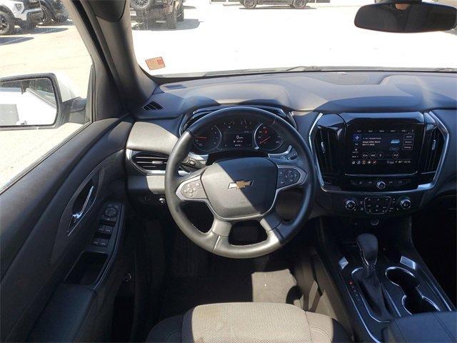 Photo of 2023 Summit White Chevrolet Traverse