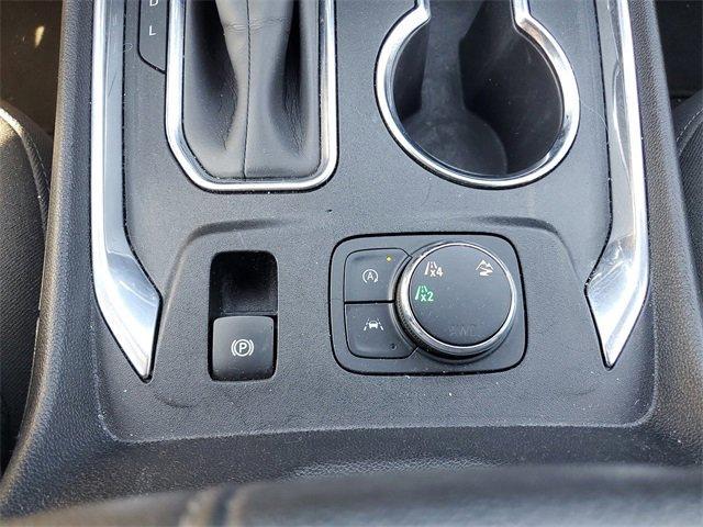 Photo of 2023 Summit White Chevrolet Traverse