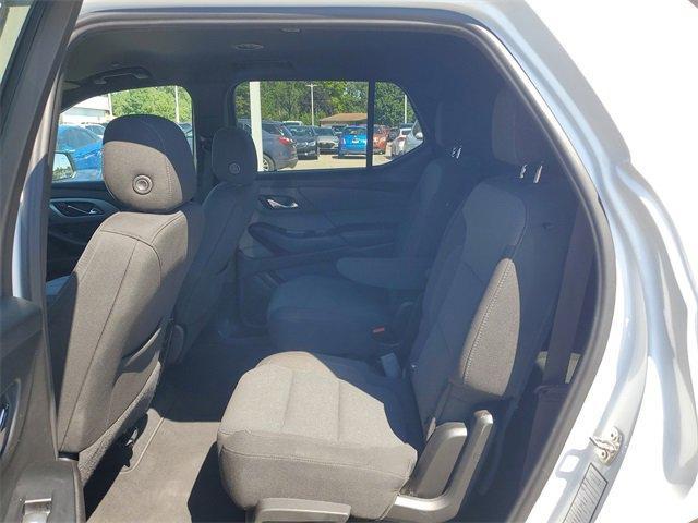 Photo of 2023 Summit White Chevrolet Traverse