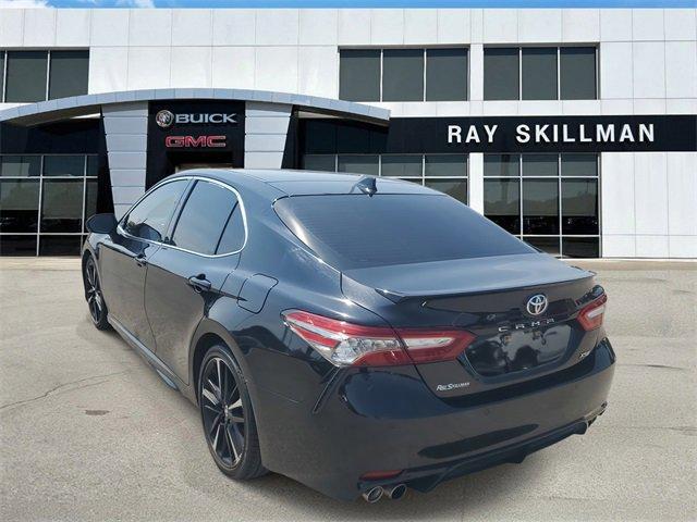 Photo of 2018 Black Toyota Camry