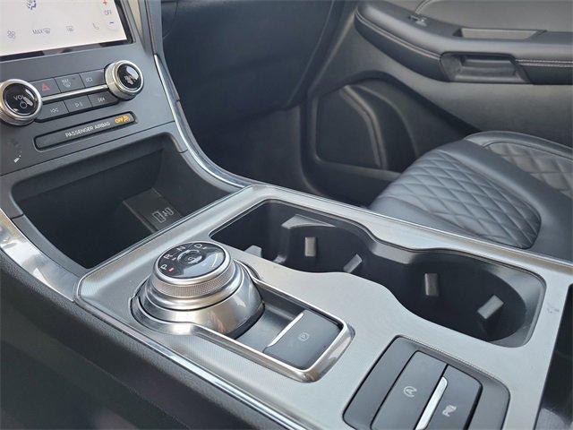Photo of 2024 Gray Metallic Ford Edge