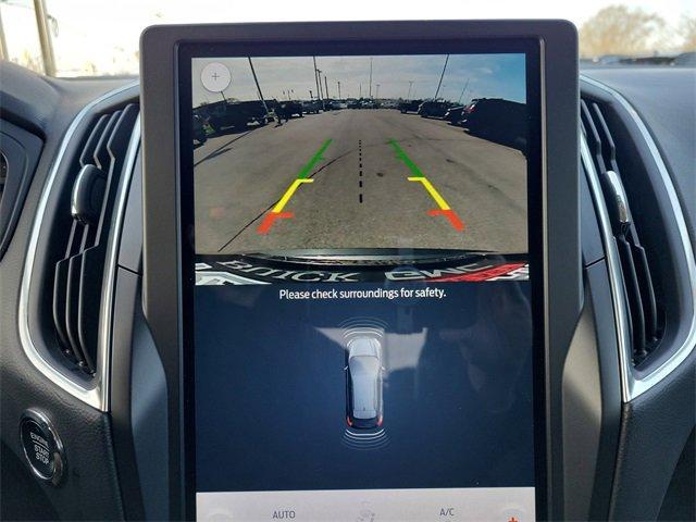 Photo of 2024 Gray Metallic Ford Edge