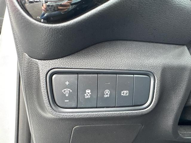 Photo of 2023 White Kia Soul