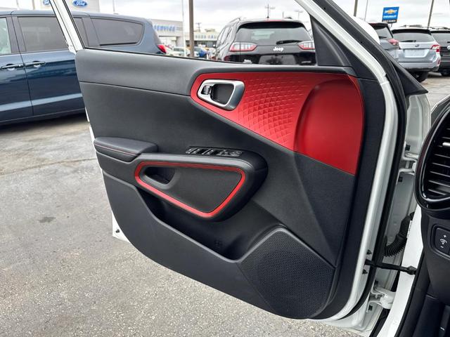 Photo of 2023 White Kia Soul
